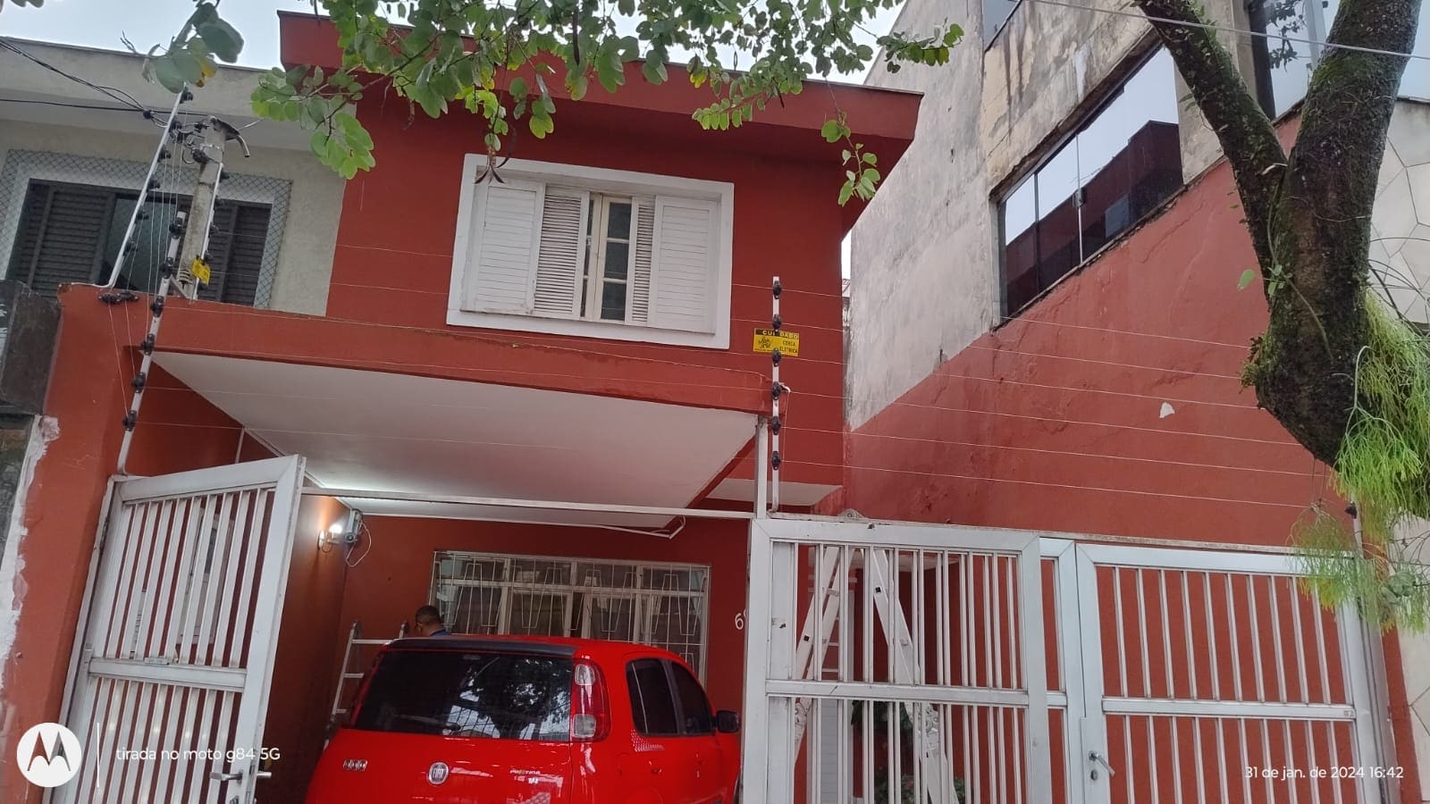 Cerca elétrica em casa residencial